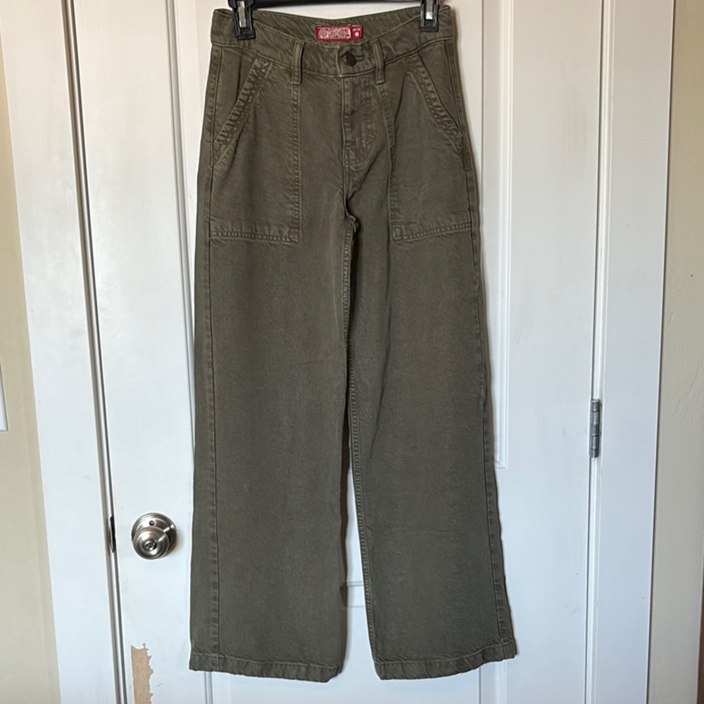 Lucky Brand Wide Leg Liquid Denim Luxe Utility Pant. Olive. Size 00/24 - Picture 3 of 14